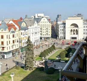 City Center Apartment With Balcony
